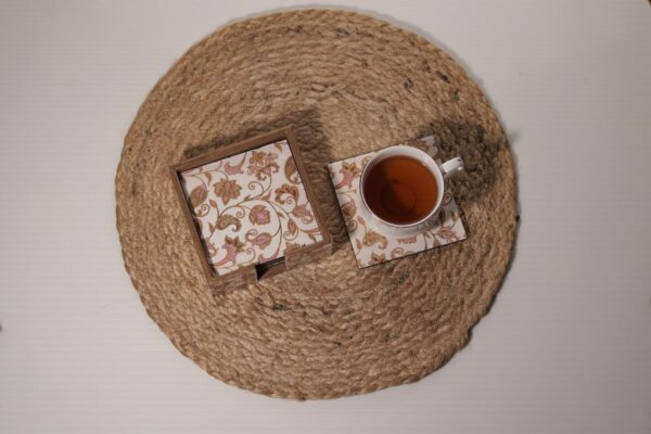 Set of 4 coasters and stand (1)
