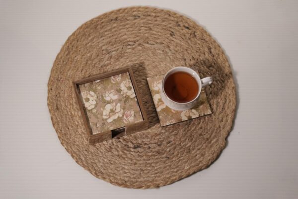 Set of 4 coasters with stand (2)